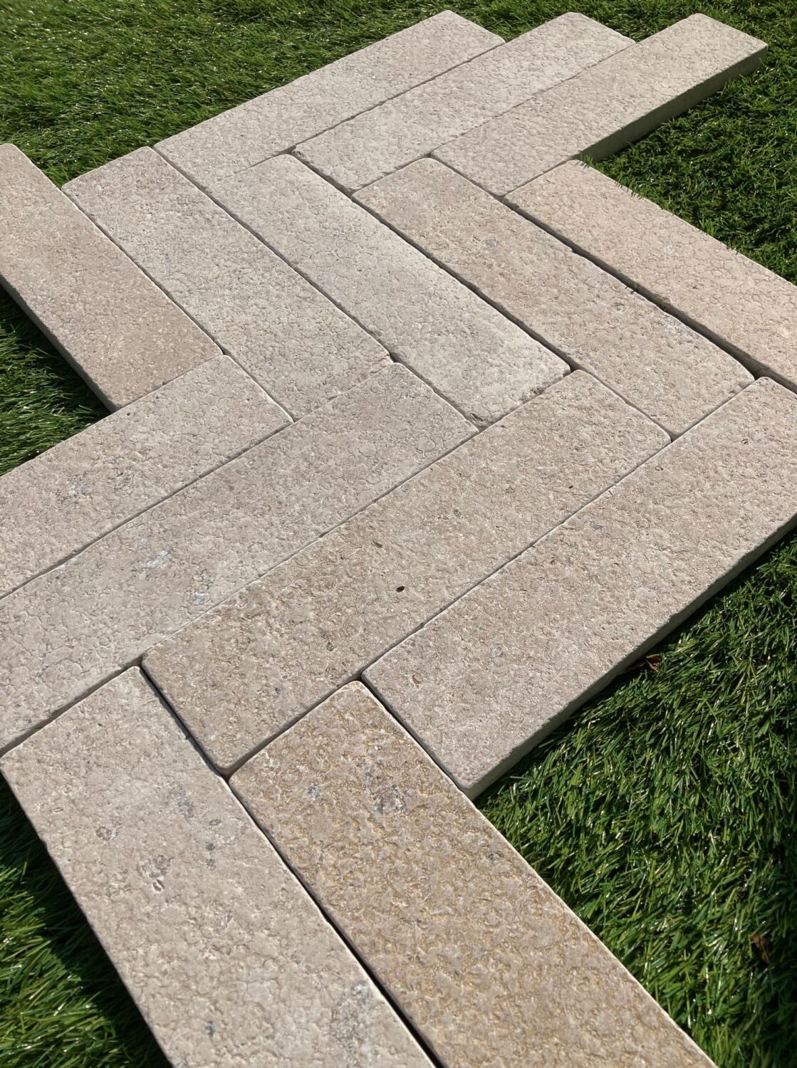 Authentic-Ashlar-AcidTumbled-Brushed-Limestone-Bricks-2-1.jpg