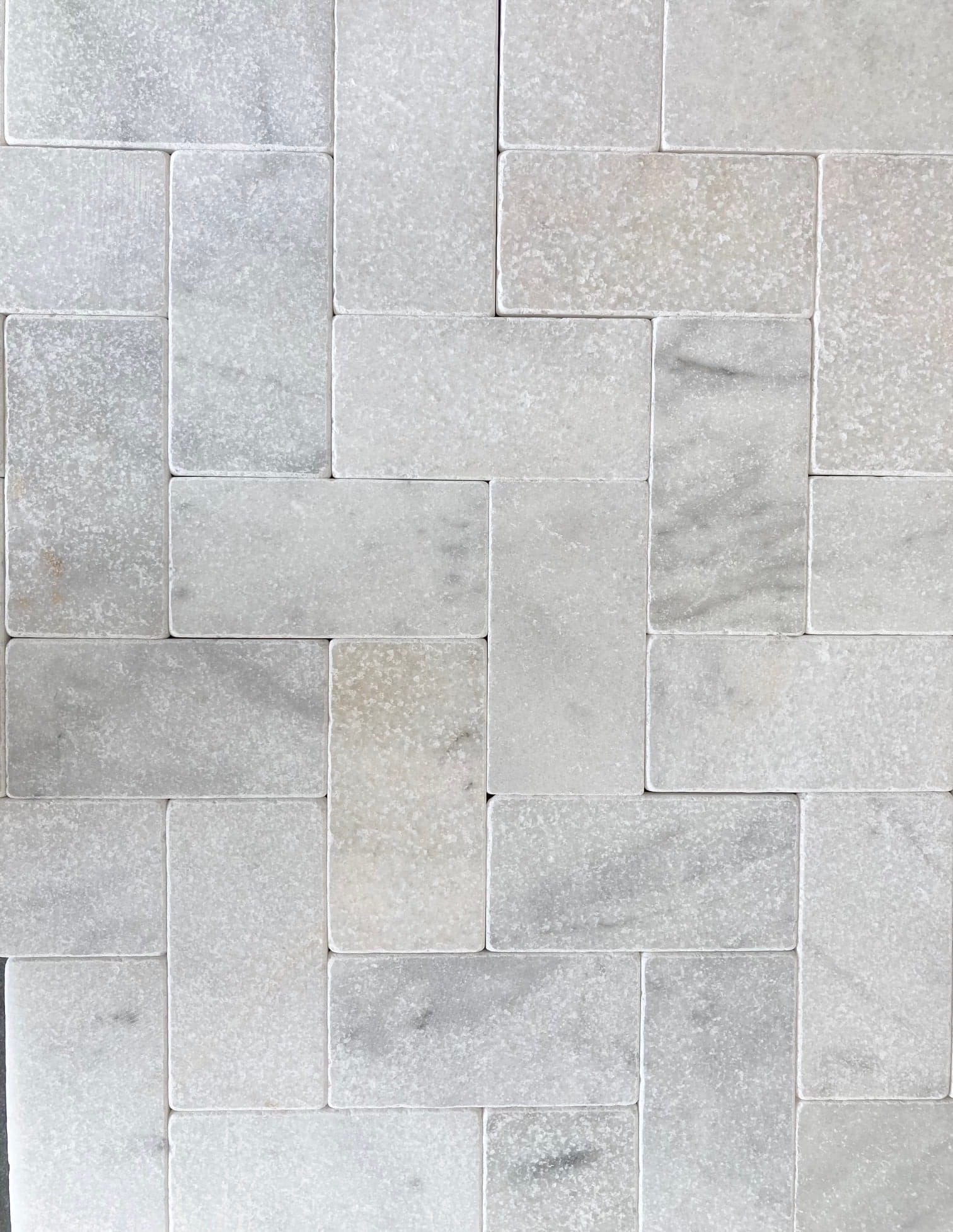 Carrara Tumbled Marble Bricks
