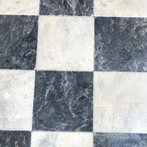 Casella and Carrara Tumbled Marble Chequer
