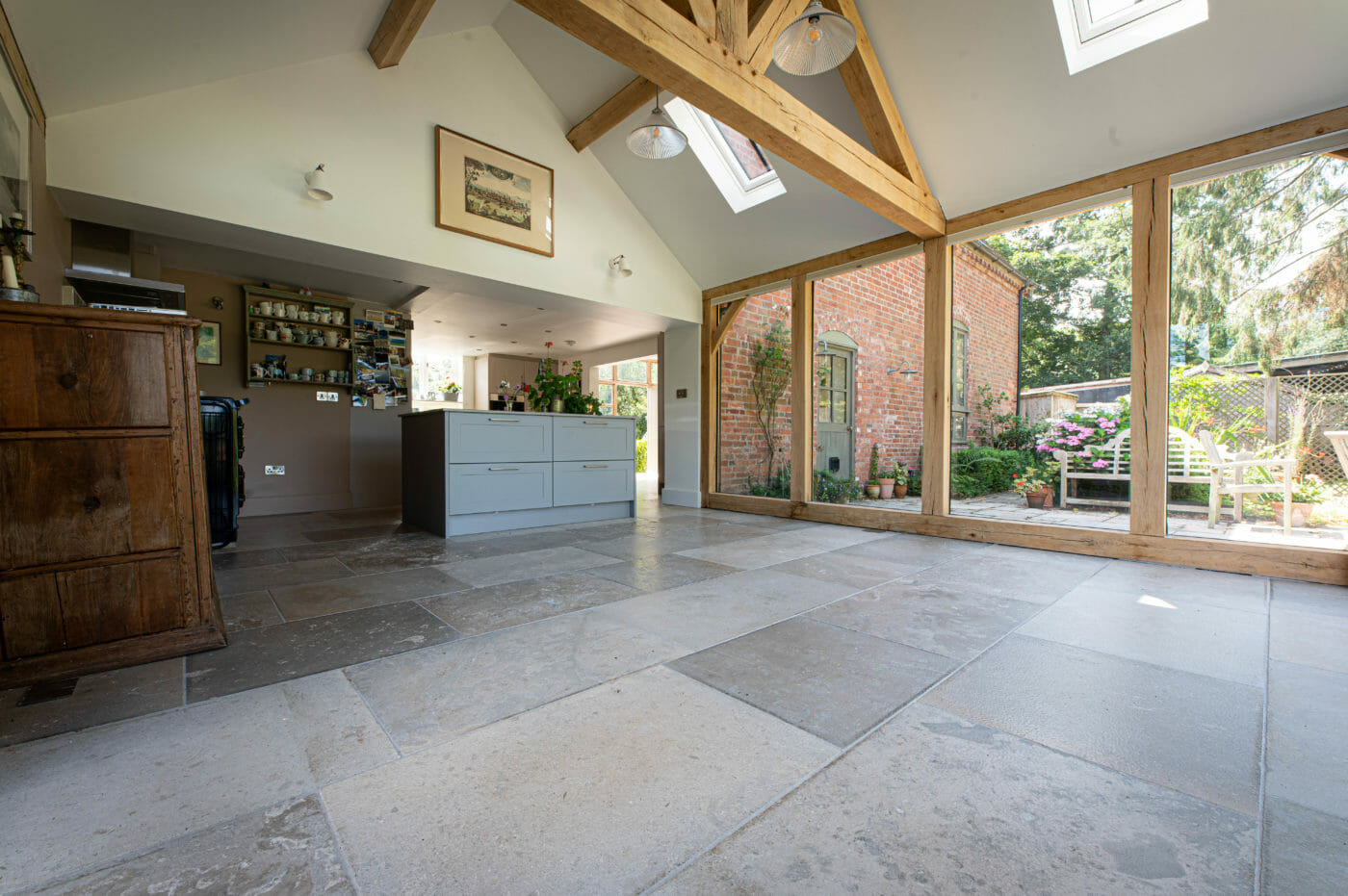 Chateaux Gris Antiqued Limestone
