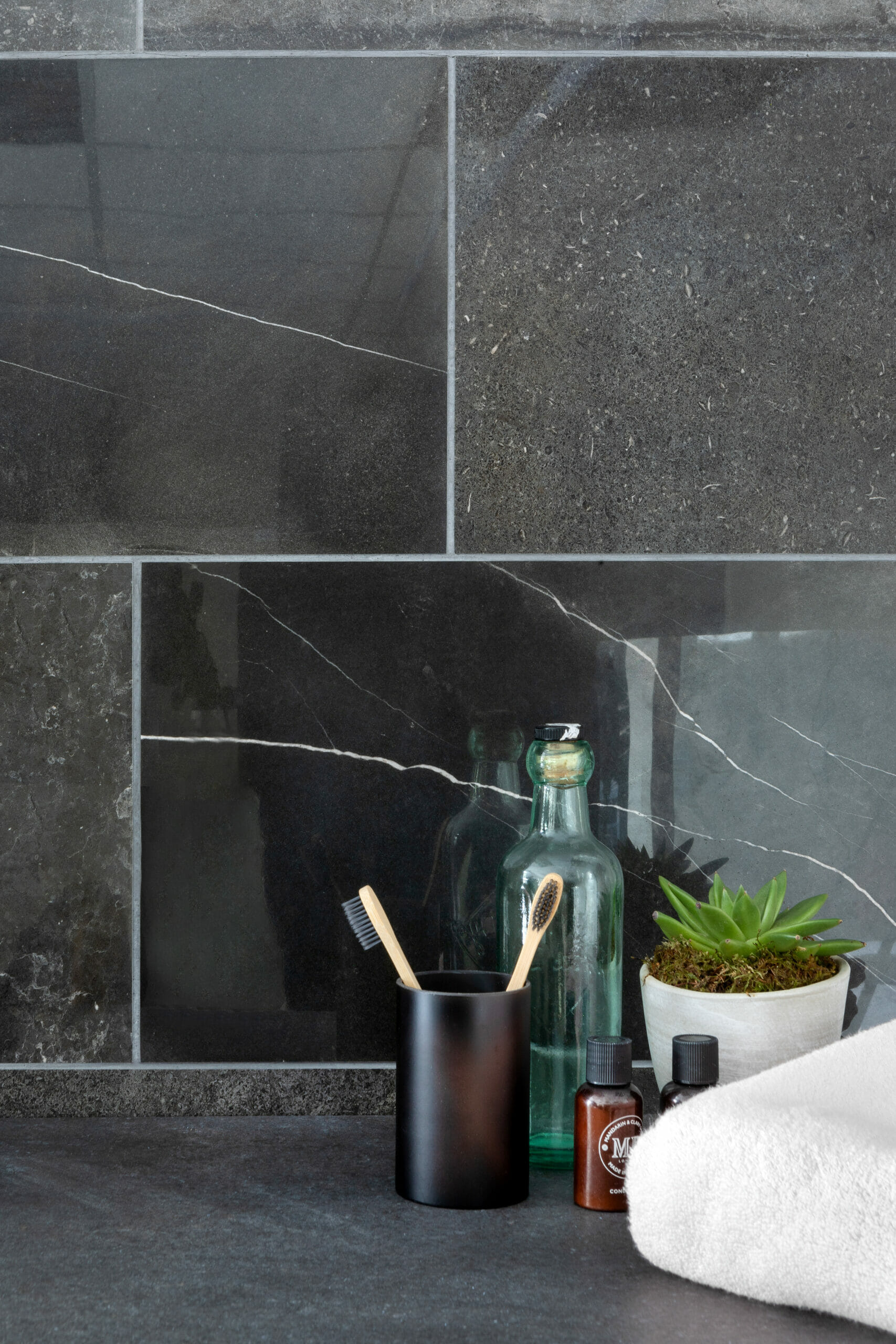 Geneva Polished Nite Porcelain