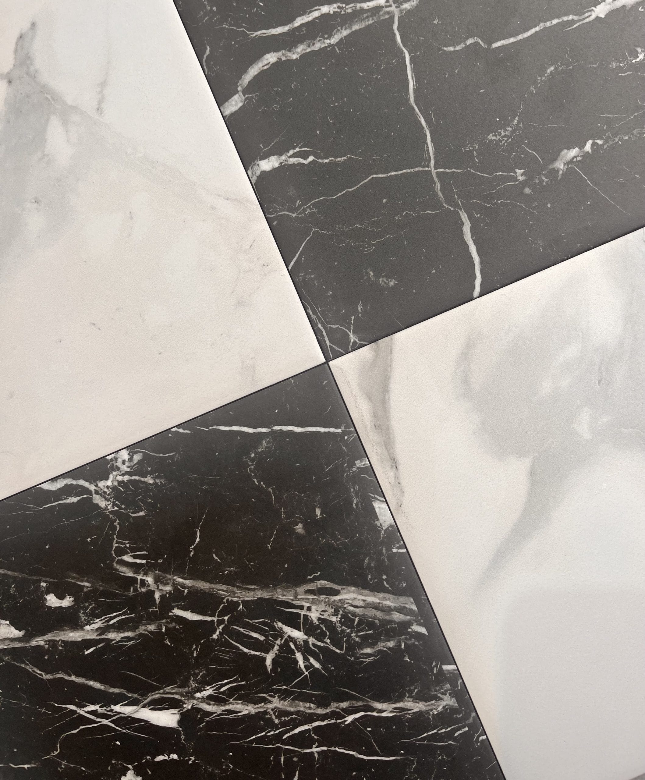 Modellato Chequer White & Nero Porcelain