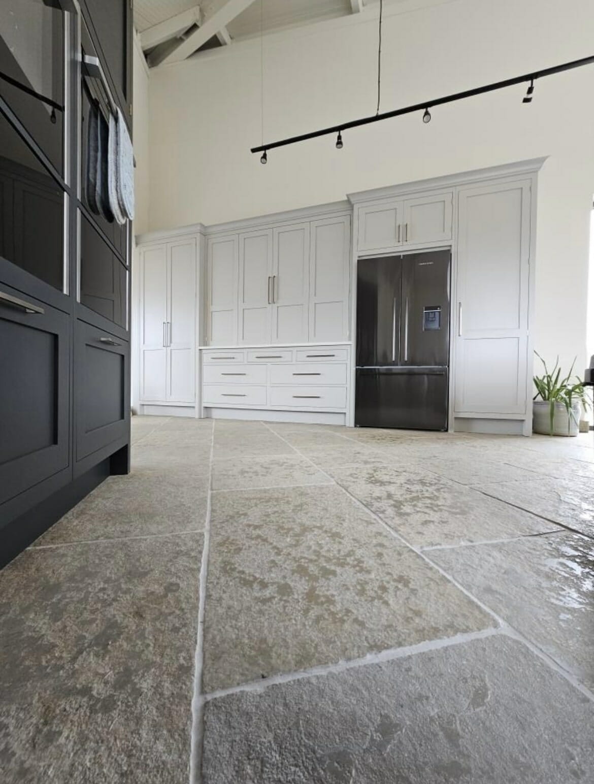 Madras Limestone Tumbled & Aged