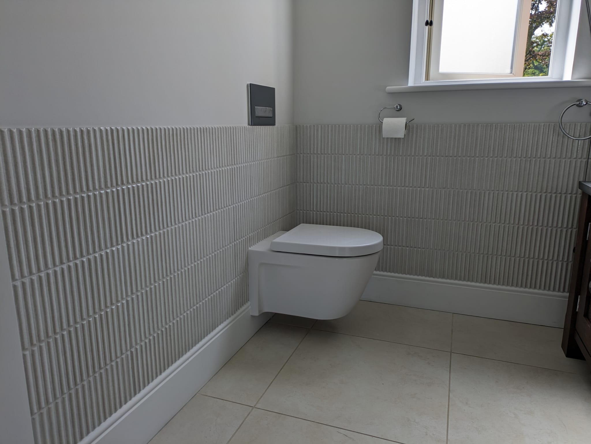 Osaka Kit Kat White Gloss Porcelain