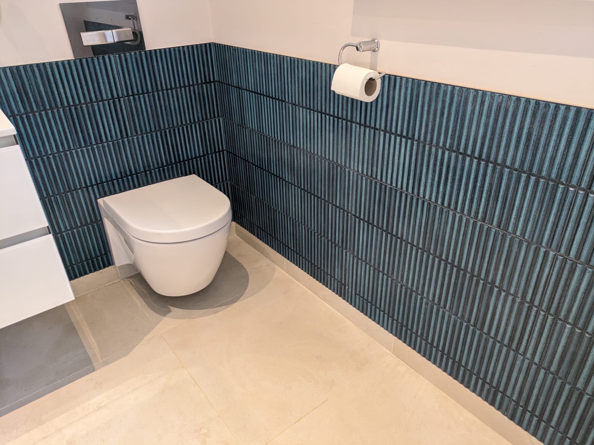 Osaka Kit Kat Blue Gloss Porcelain