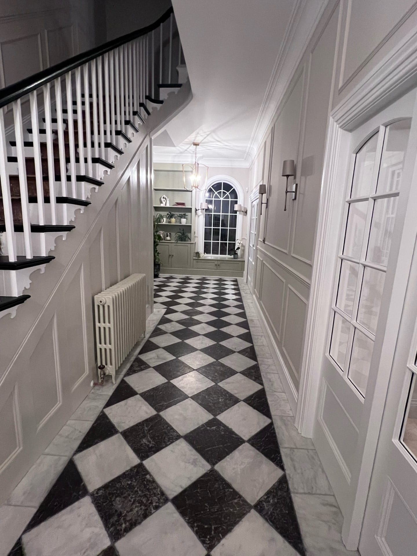 Venetian Chequer White and Nero Marble