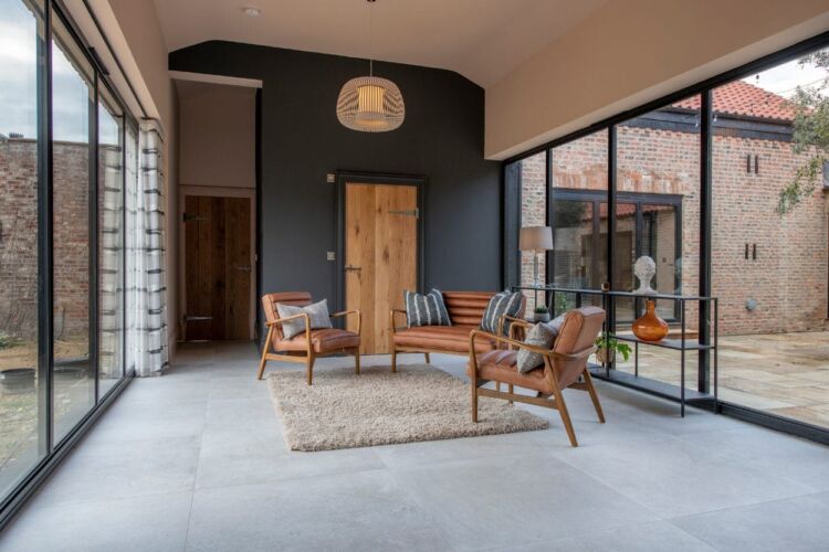 Porcelain Tiles vs Ceramic Tiles: Why You Should Choose Porcelain