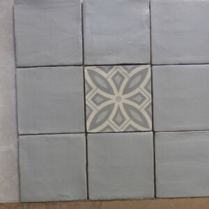 Venice Grey Pearl Base Décor Porcelain