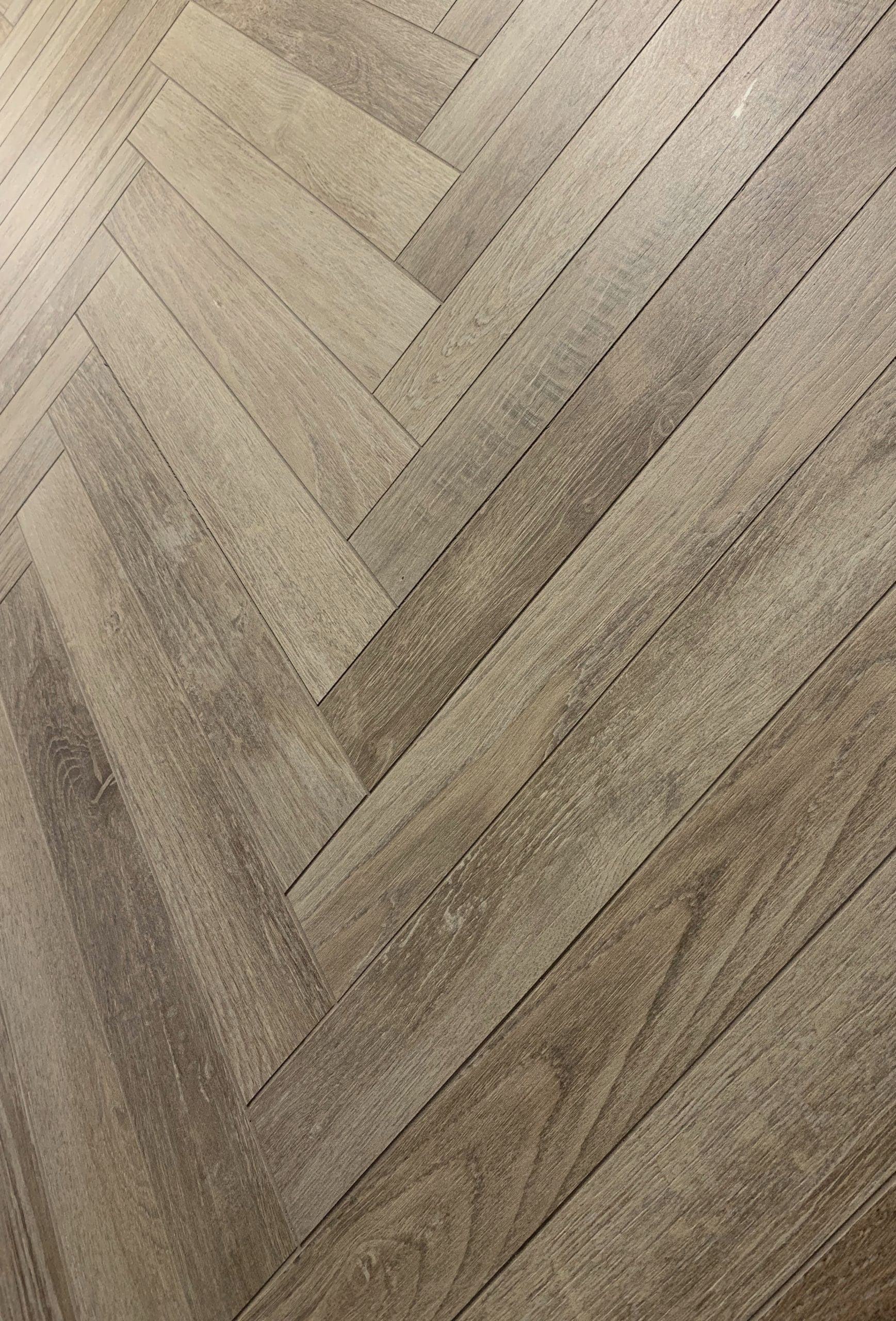 Ashdown Herringbone Natural Oak Porcelain