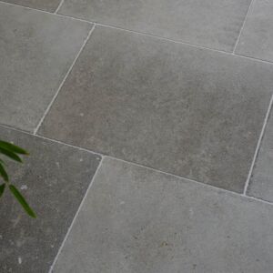 Barford Sandblasted & Brushed Limestone